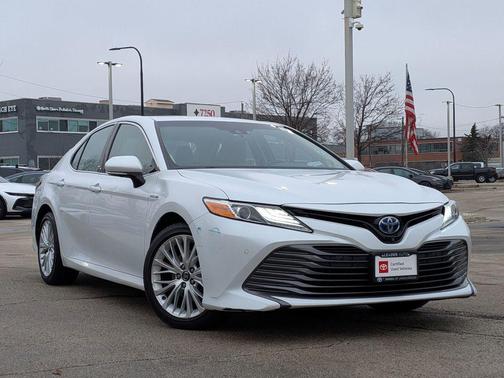 2018 Toyota Camry Hybrid XLE