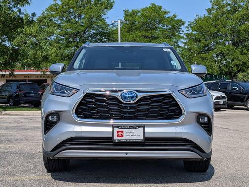 Celestial Silver Metallic 2024 Toyota Highlander Hybrid Platinum