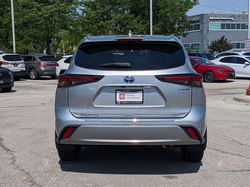 Celestial Silver Metallic 2024 Toyota Highlander Hybrid Platinum