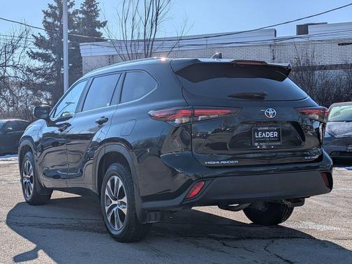 2024 Toyota Highlander XLE