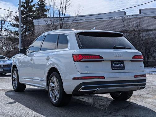 2021 Audi Q7 45 Premium Plus