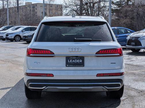 2021 Audi Q7 45 Premium Plus