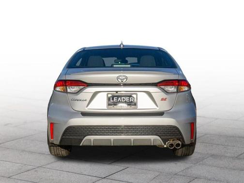 Photo 4 of 22 of 2022 Toyota Corolla SE