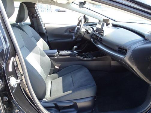 2023 Toyota Prius LE