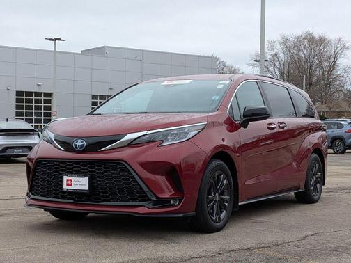2024 Toyota Sienna XSE 7 Passenger