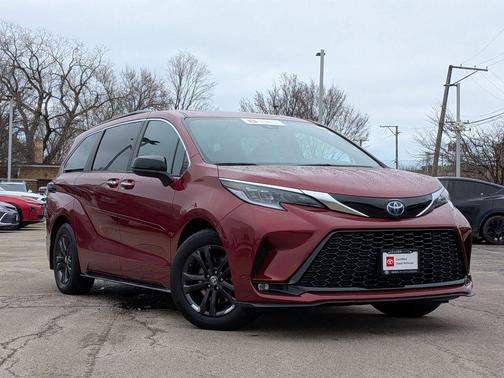 2024 Toyota Sienna XSE 7 Passenger