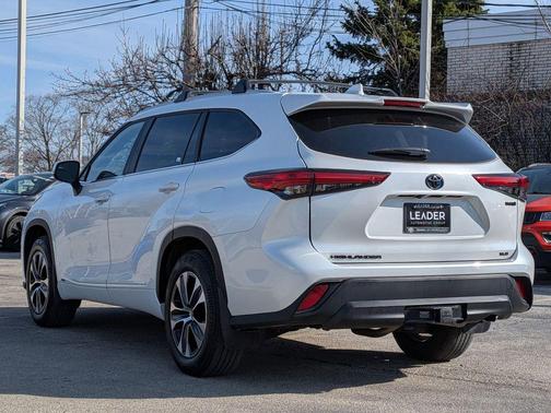2023 Toyota Highlander Hybrid XLE