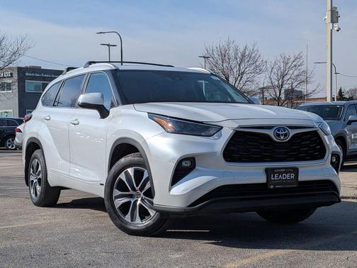 2023 Toyota Highlander Hybrid XLE