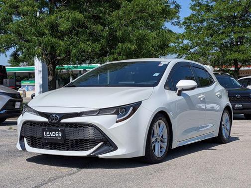 Blizzard Pearl 2019 Toyota Corolla SE