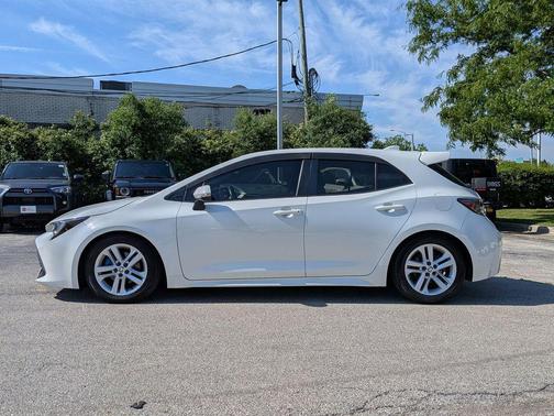 Blizzard Pearl 2019 Toyota Corolla SE