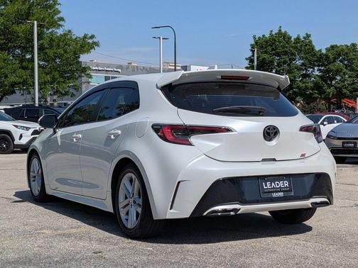 Blizzard Pearl 2019 Toyota Corolla SE