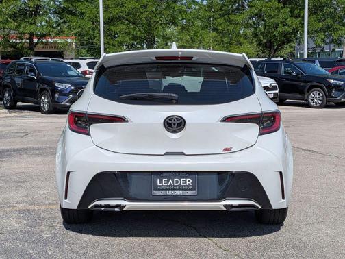 Blizzard Pearl 2019 Toyota Corolla SE