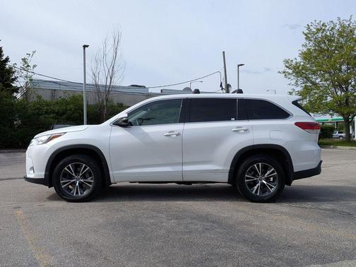 Blizzard Pearl 2017 Toyota Highlander LE