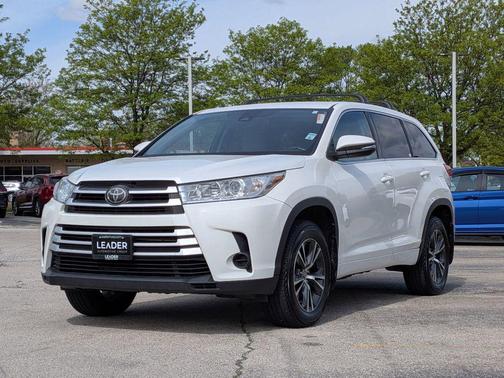 Blizzard Pearl 2017 Toyota Highlander LE