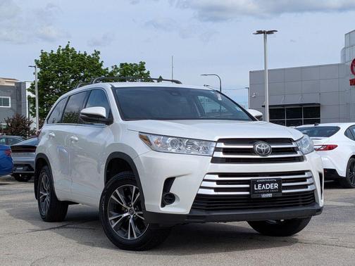 Blizzard Pearl 2017 Toyota Highlander LE