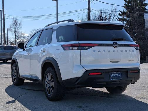 2023 Nissan Pathfinder SV 4WD