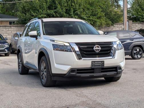 2023 Nissan Pathfinder SV 4WD