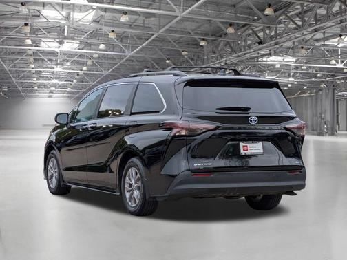 2025 Toyota Sienna XLE 7 Passenger