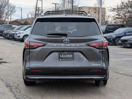 2025 Toyota Sienna Platinum