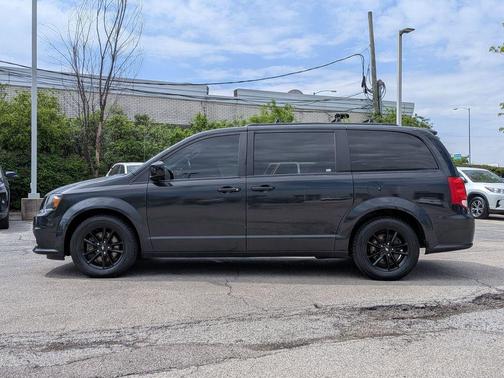 Black Onyx Crystal Pearlcoat 2019 Dodge Grand Caravan SE