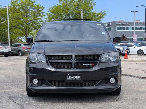 Black Onyx Crystal Pearlcoat 2019 Dodge Grand Caravan SE