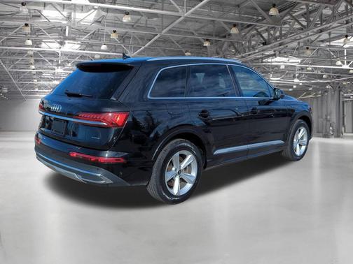 2022 Audi Q7 55 Premium