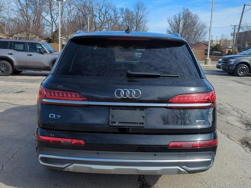 2022 Audi Q7 55 Premium