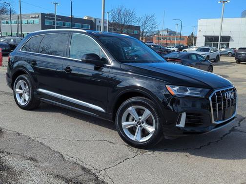 2022 Audi Q7 55 Premium