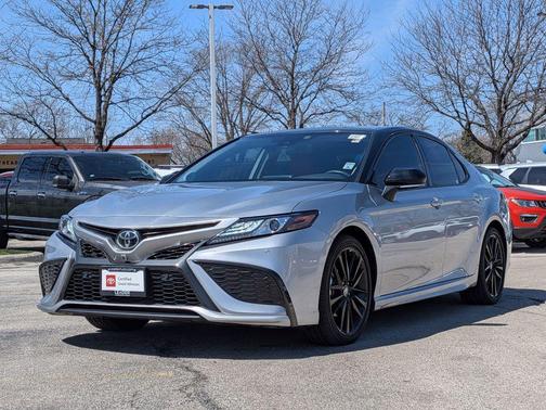 Celestial Silver Metallic/Midnight Black Metallic 2023 Toyota Camry XSE
