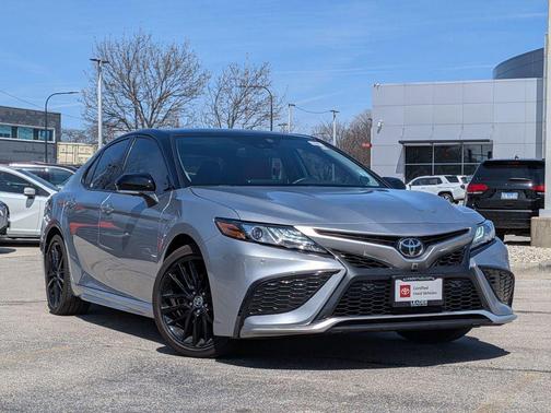 Celestial Silver Metallic/Midnight Black Metallic 2023 Toyota Camry XSE