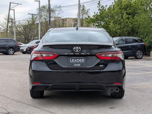 Midnight Black Metallic 2022 Toyota Camry SE