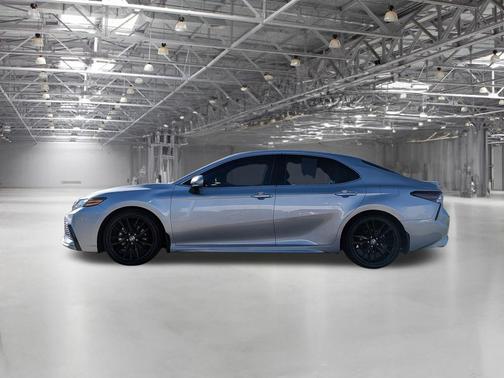 2024 Toyota Camry Hybrid SE