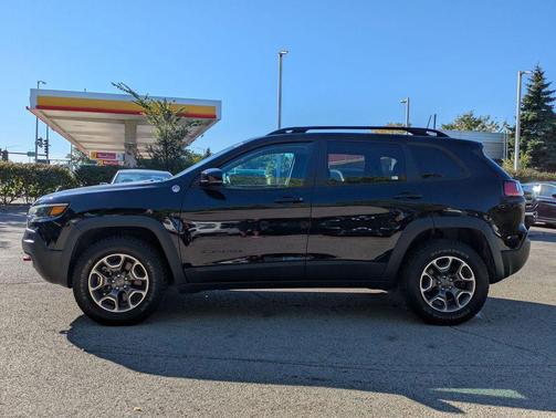 2022 Jeep Cherokee Trailhawk