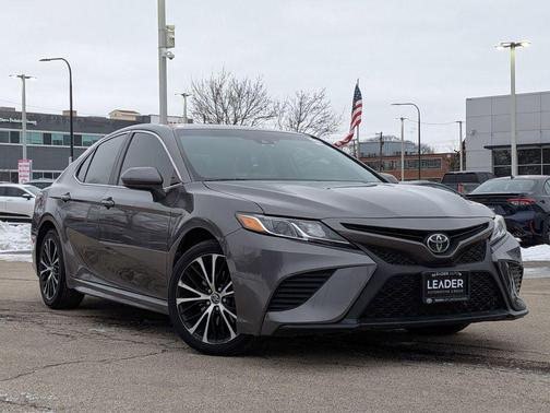 2020 Toyota Camry SE