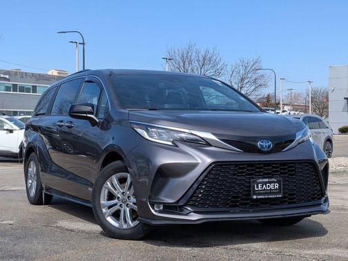 2021 Toyota Sienna XSE 7 Passenger