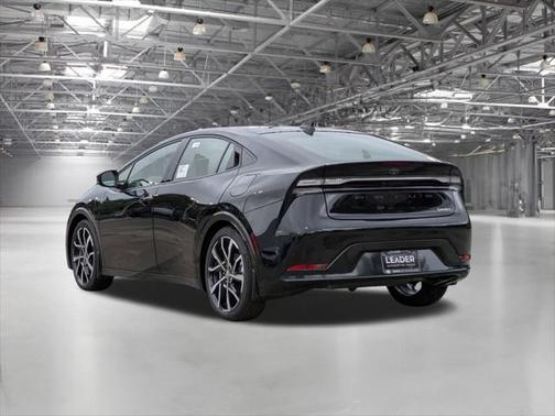 2025 Toyota Prius L