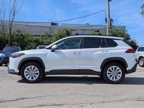 Wind Chill Pearl 2022 Toyota Corolla Cross LE
