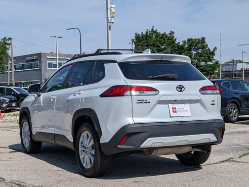 Wind Chill Pearl 2022 Toyota Corolla Cross LE