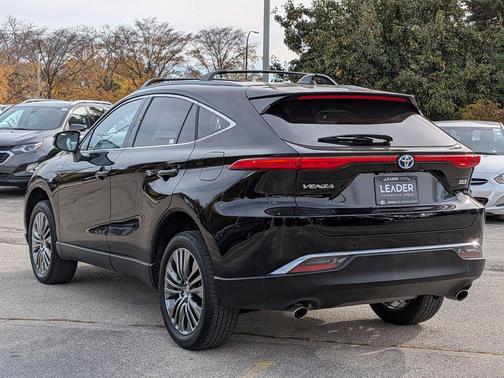 2024 Toyota Venza XLE