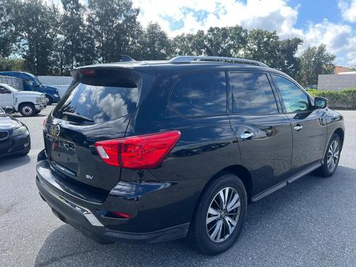 2019 Nissan Pathfinder SV