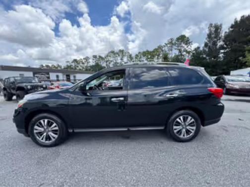 2019 Nissan Pathfinder SV