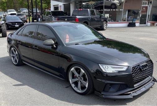 Mythos Black Metallic 2019 Audi S4 3.0T Premium
