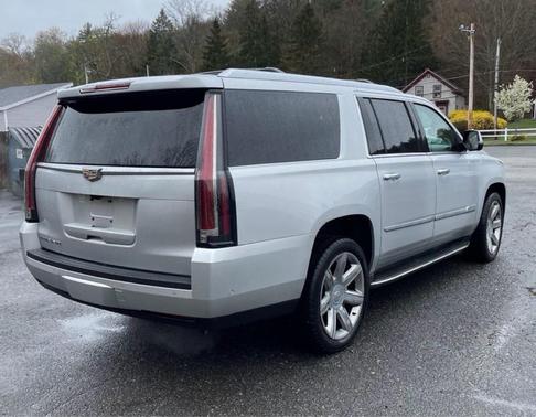 Radiant Silver Metallic 2017 Cadillac Escalade ESV Luxury
