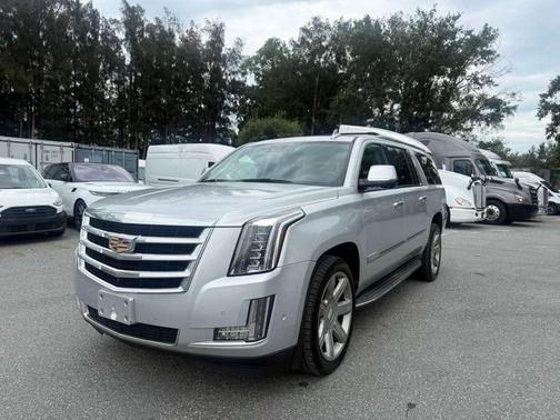 Radiant Silver Metallic 2017 Cadillac Escalade ESV Luxury