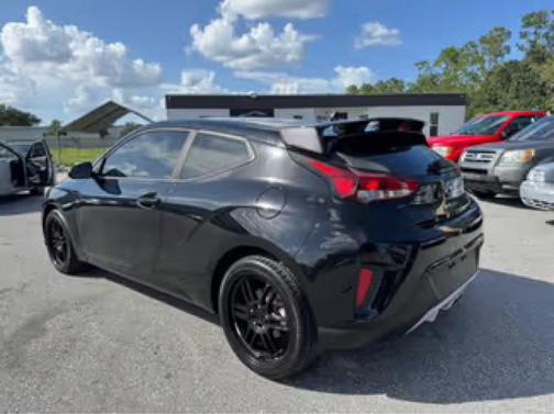 2021 Hyundai Veloster 2