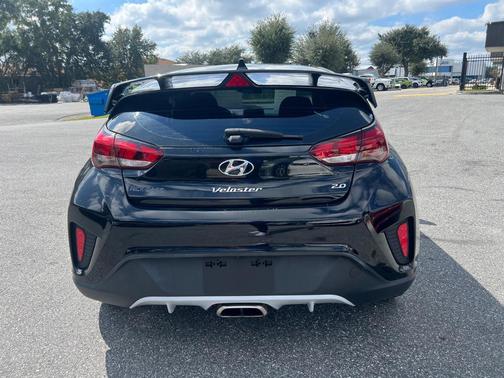 2021 Hyundai Veloster 2