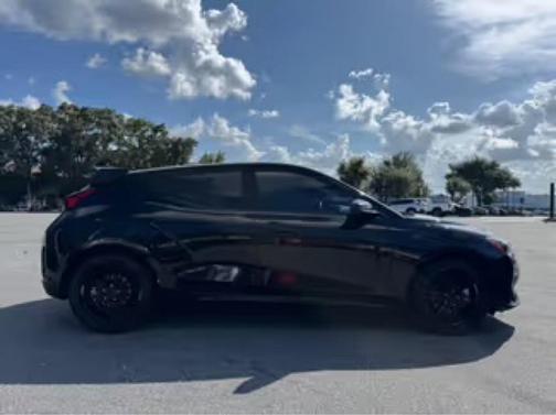 2021 Hyundai Veloster 2