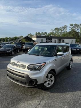 Bright Silver 2018 Kia Soul Base