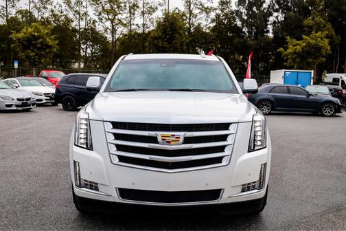Crystal White Tricoat 2018 Cadillac Escalade ESV Premium Luxury