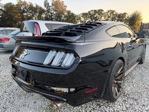 2017 Ford Mustang V6